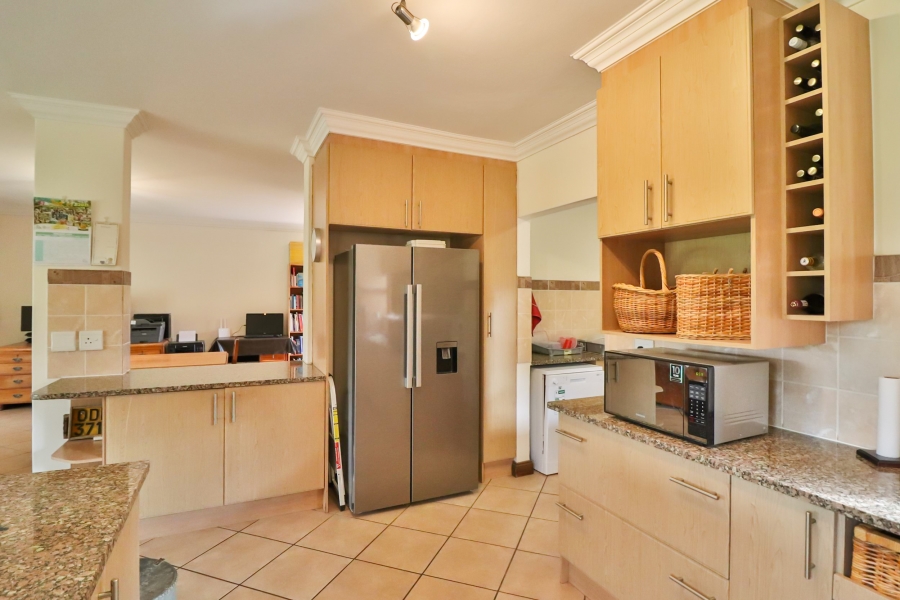 To Let 3 Bedroom Property for Rent in The Coves North West